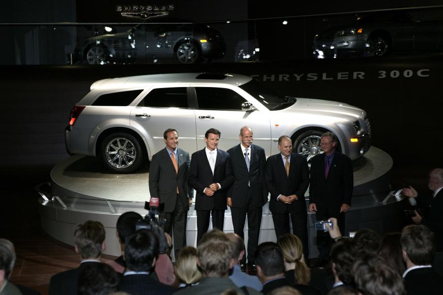  Chrysler 300C Touring 2005 года  (фото 43 из 44)